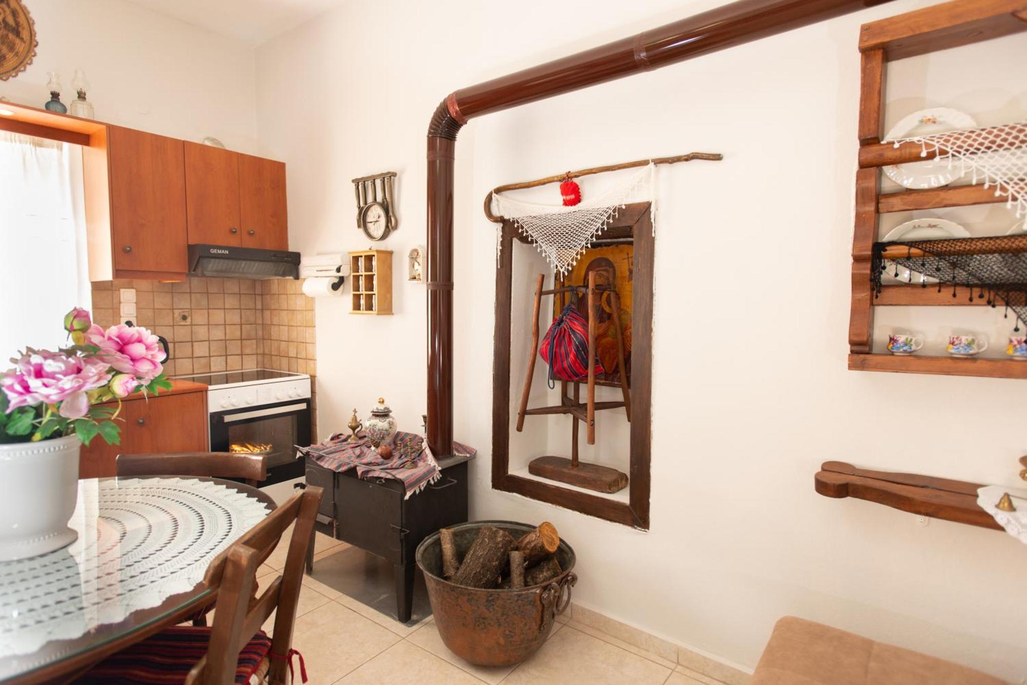 Eirini'S Traditional House Listaros Exterior photo
