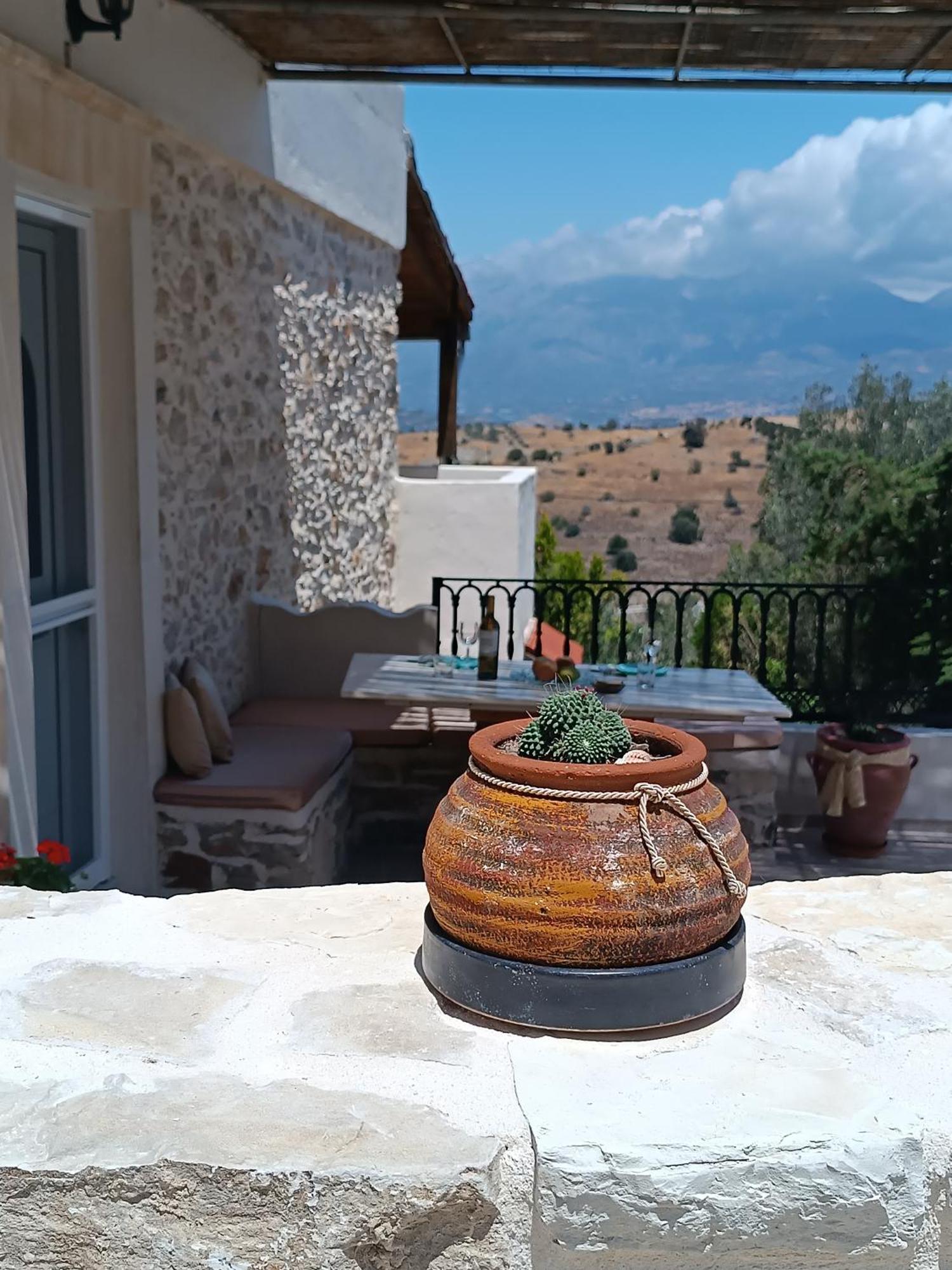 Eirini'S Traditional House Listaros Exterior photo